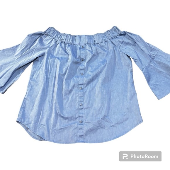 New York & Company Chambray off shoulder top. New without tags. Size Small. - Picture 4 of 7